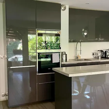 Plein Centre Apartmán Saint Tropez