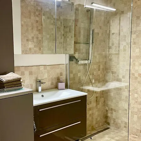 Plein Centre Apartmán Saint Tropez